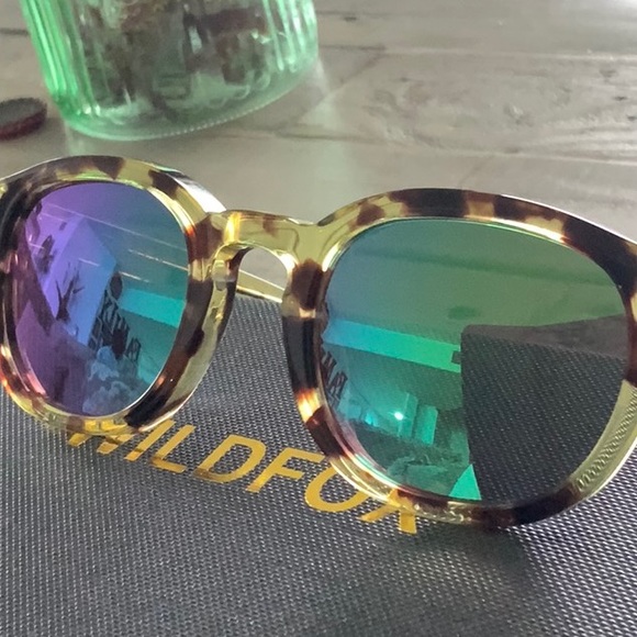 ? WILDFOX Sunnies! ? main image 4